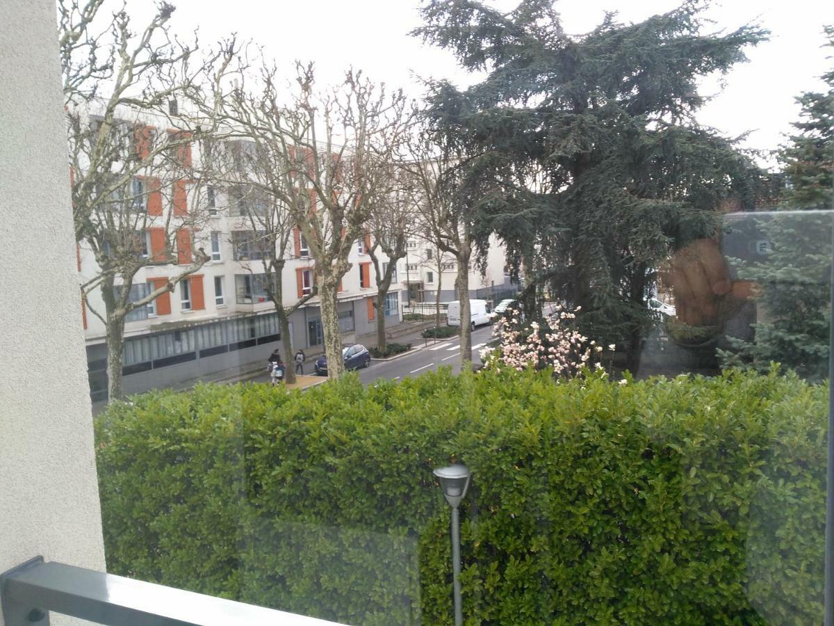 Appartement F3 Avec Parking Privee Saint-Priest  Exterior foto